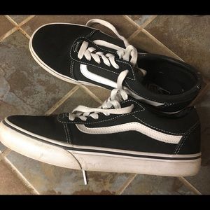 Vans black youth shoes